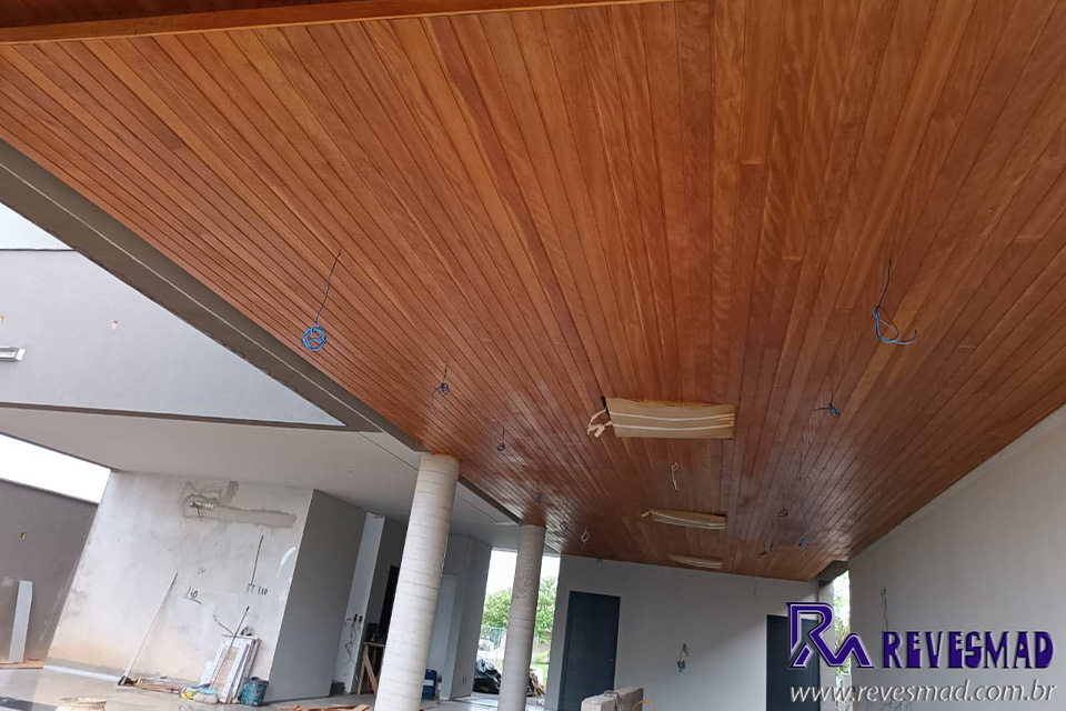 Lambril de Madeira Guanandi instalado pela REVESMAD em S�o Jos� do Rio Preto